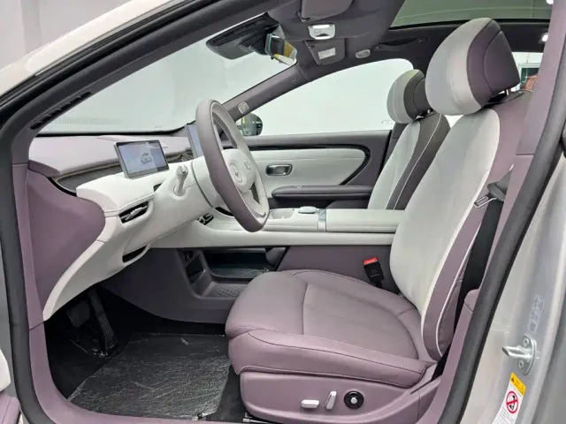 Changan Qiyuan A06 — Фото автомобиля 14
