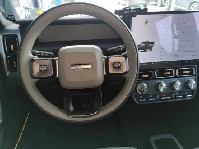 iCAR V23 — Фото автомобиля 10