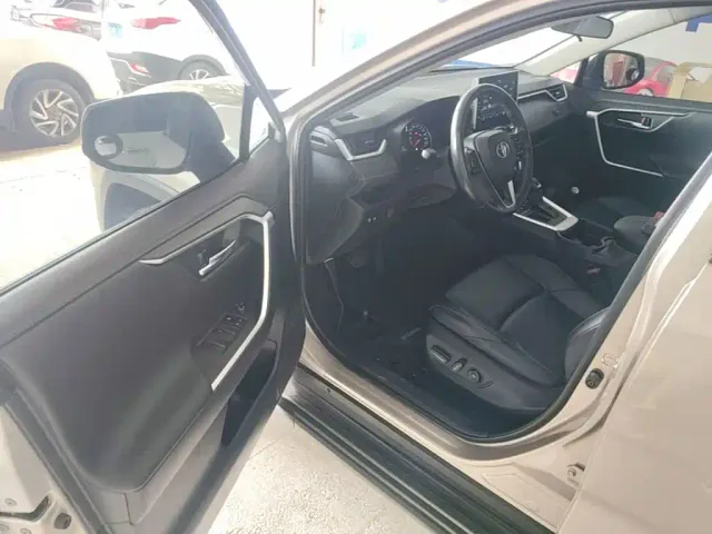 Toyota Wildlander — Фото автомобиля 15