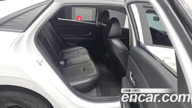 Hyundai Avante CN7 — Фото автомобиля 12
