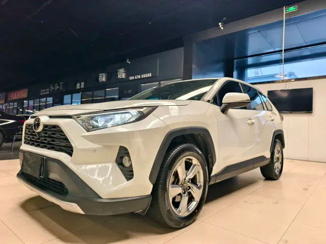 Фотография автомобиля — Toyota RAV4