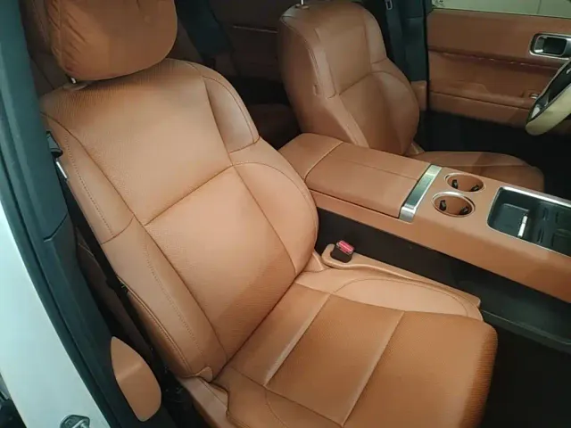 Li Auto L6 — Фото автомобиля 24