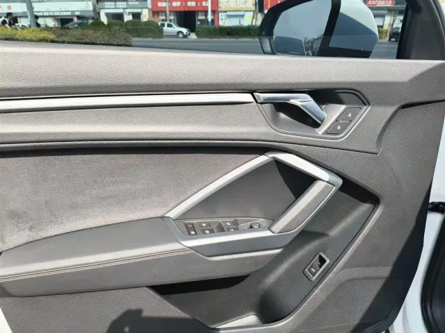 Audi Q3 — Фото автомобиля 8