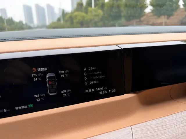 GAC Trumpchi E8 — Фото автомобиля 7