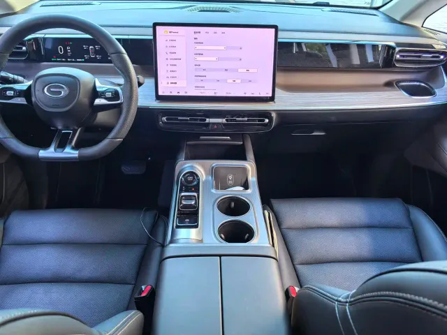 GAC Trumpchi E8 — Фото автомобиля 12