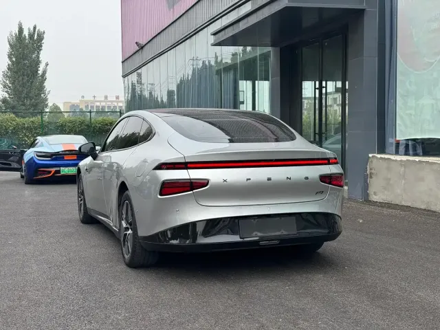 Xpeng P7 — Фото автомобиля 5