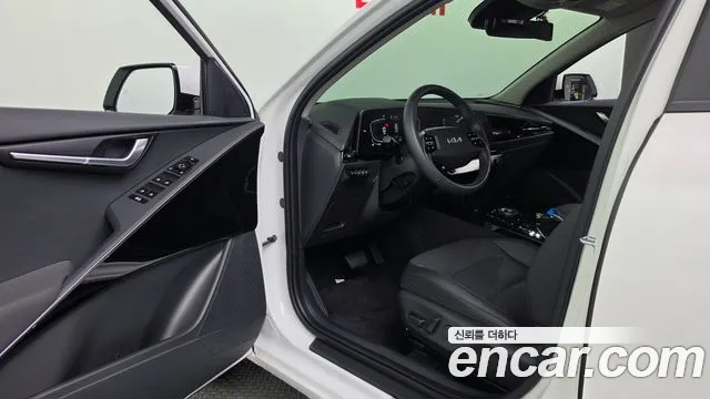 Kia Niro The All New — Фото автомобиля 11