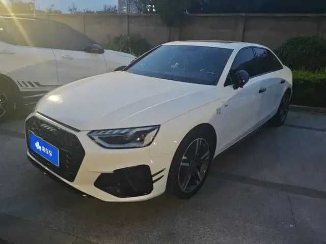 Фотография автомобиля — Audi A4L