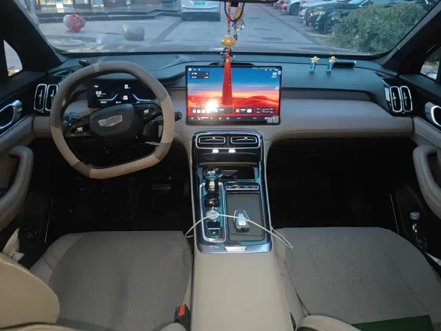 Geely Boyue L — Фото автомобиля 5
