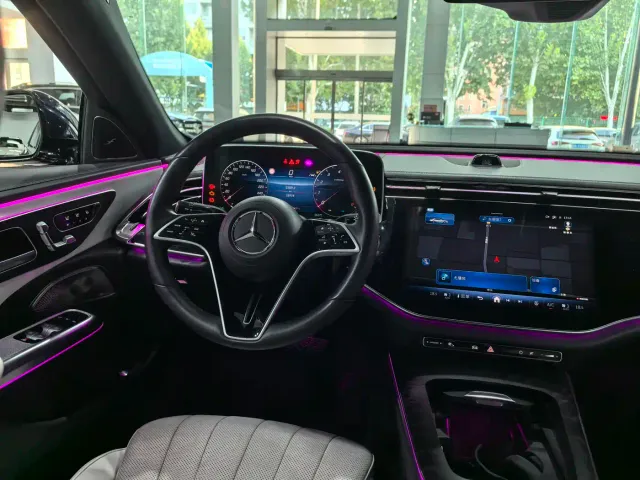 Mercedes-Benz E-Class — Фото автомобиля 19