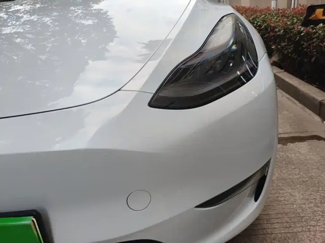 Tesla Model Y — Фото автомобиля 23