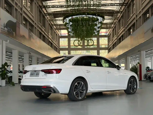 Audi A4L — Фото автомобиля 4