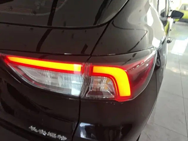 Ford Escape — Фото автомобиля 7