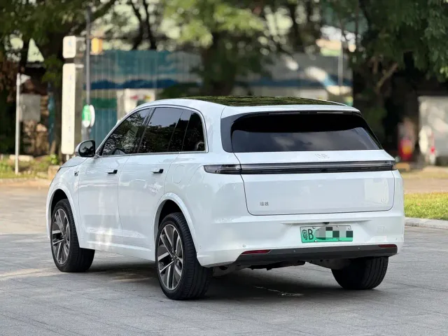 Li Auto L7 — Фото автомобиля 2