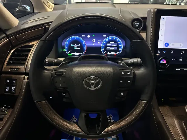 Toyota Alphard — Фото автомобиля 14
