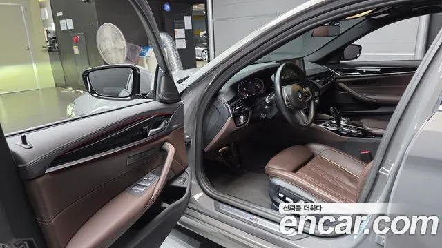 BMW 5 Series G30 — Фото автомобиля 15