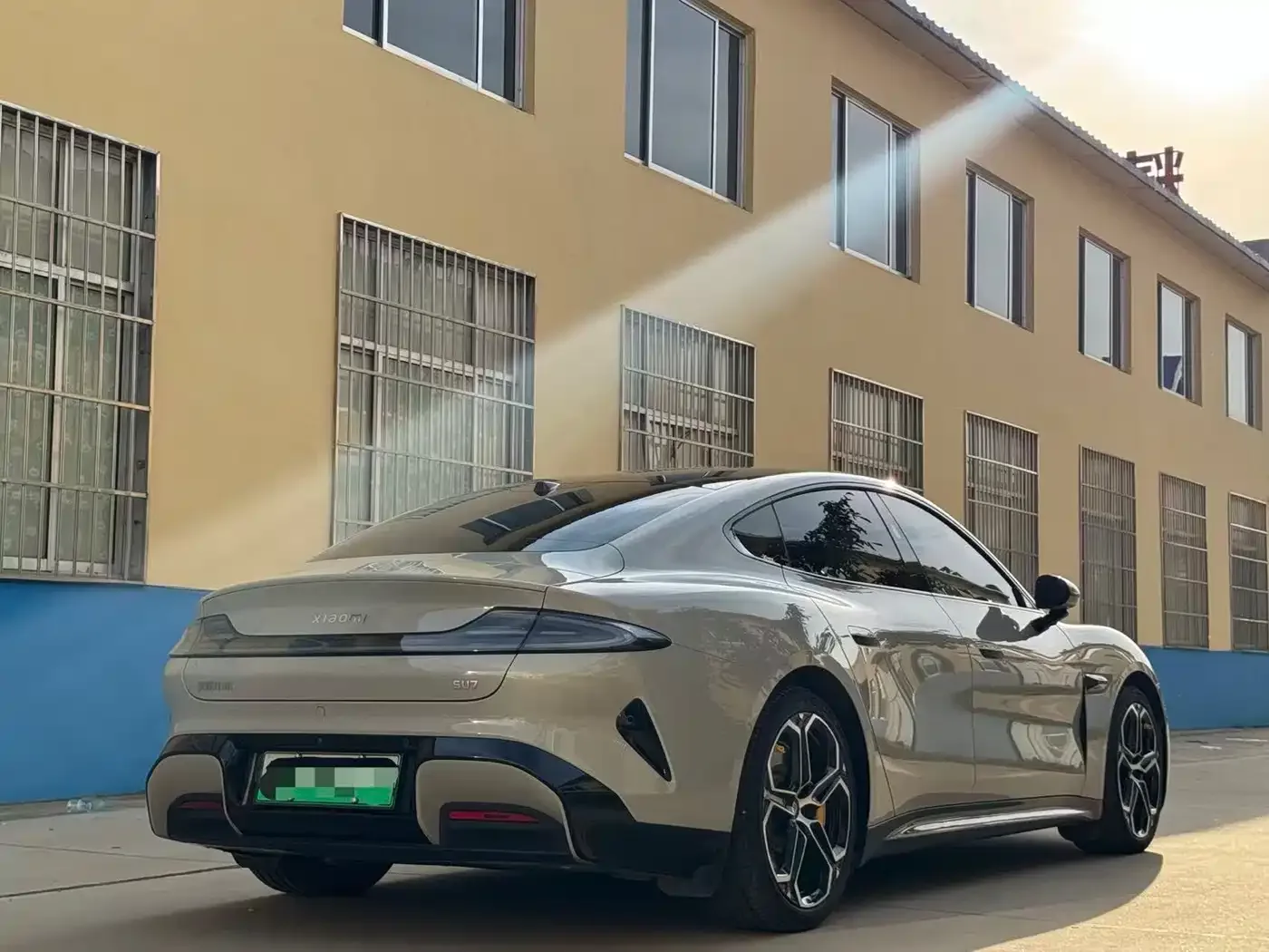 Xiaomi Auto Xiaomi SU7 2024 RWD Standard Founder's Edition — Фото автомобиля 7