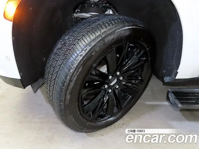 Cadillac Escalade Generation 5 — Фото автомобиля 19