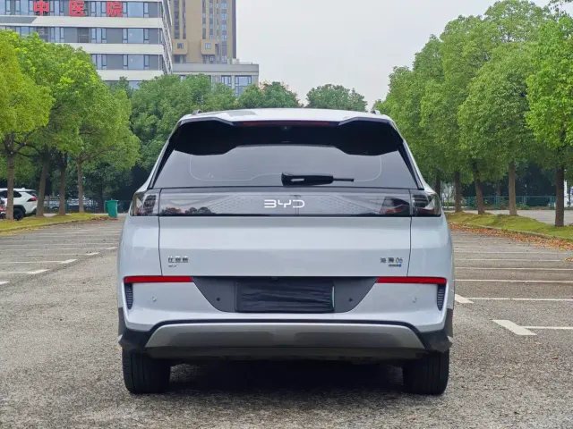BYD Sealion 05 EV — Фото автомобиля 5