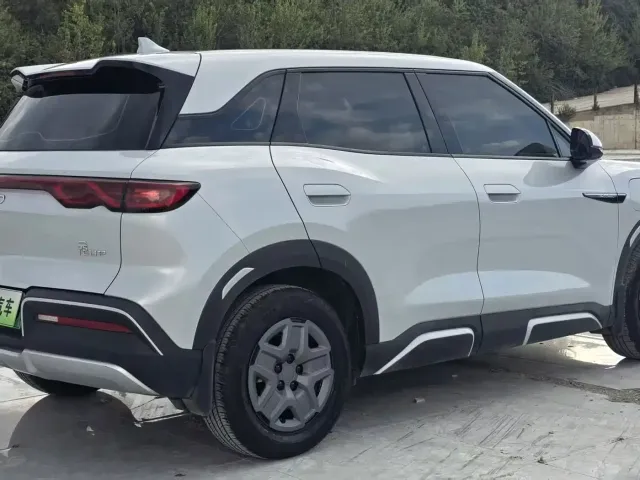 BYD Yuan UP — Фото автомобиля 8