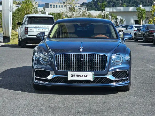 Bentley Flying Spur — Фото автомобиля 2