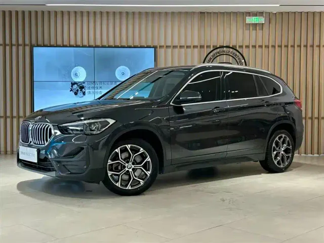 Фотография автомобиля — BMW X1