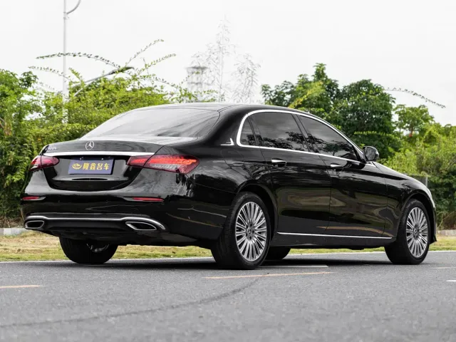 Mercedes-Benz Mercedes-Benz E-Class 2022 E 300 L Luxury — Фото автомобиля 8