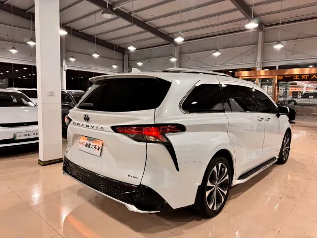 Toyota Granvia — Фото автомобиля 5