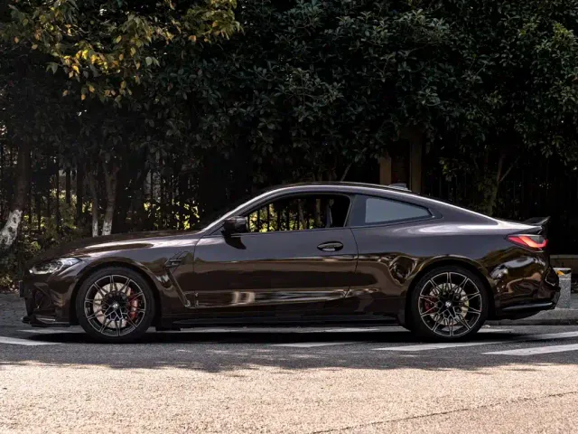 BMW M4 — Фото автомобиля 2
