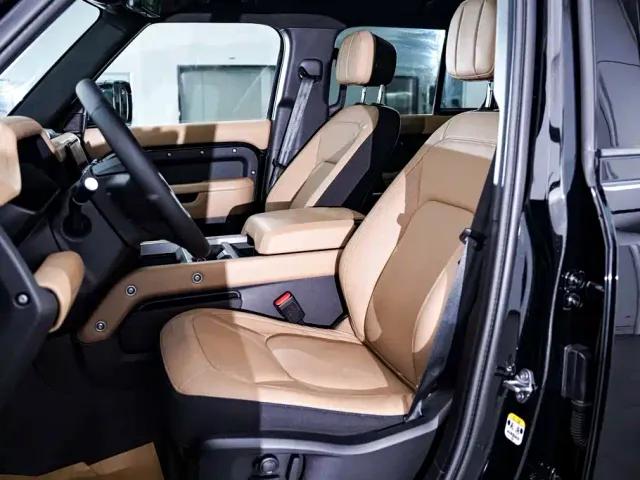 Land Rover Defender — Фото автомобиля 18