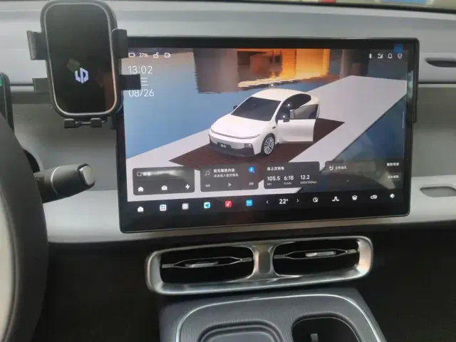 Leapmotor B01 — Фото автомобиля 13