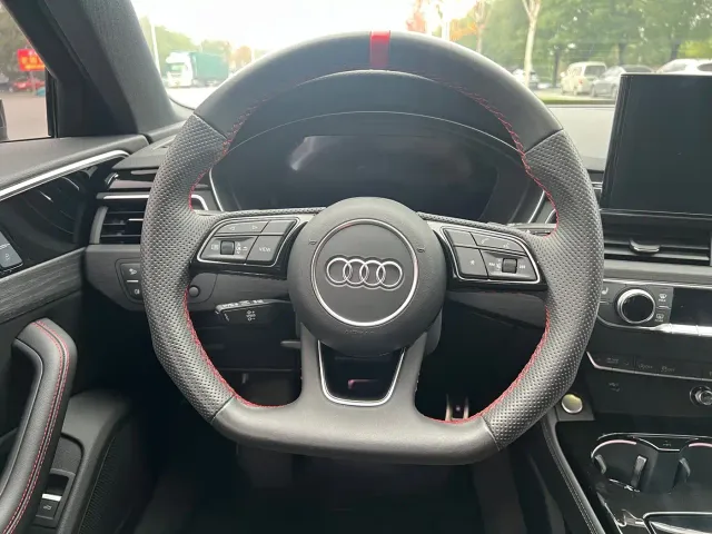Audi A4L — Фото автомобиля 5