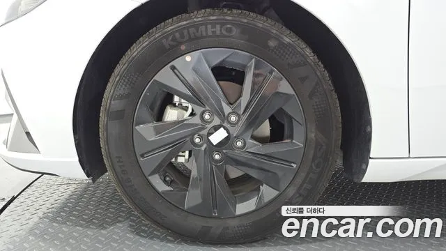 Hyundai Avante CN7 — Фото автомобиля 5