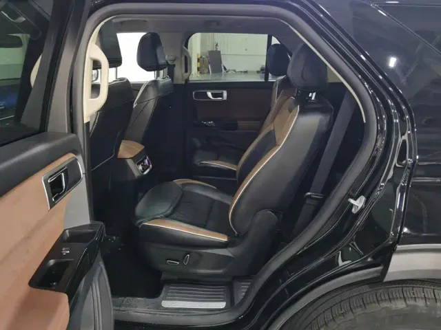 Ford Explorer — Фото автомобиля 15