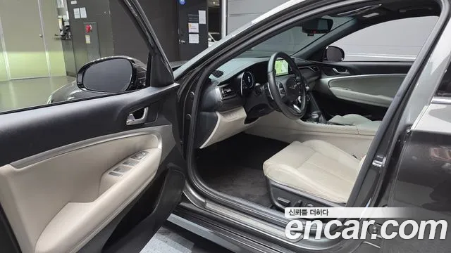 Genesis G70 New — Фото автомобиля 15