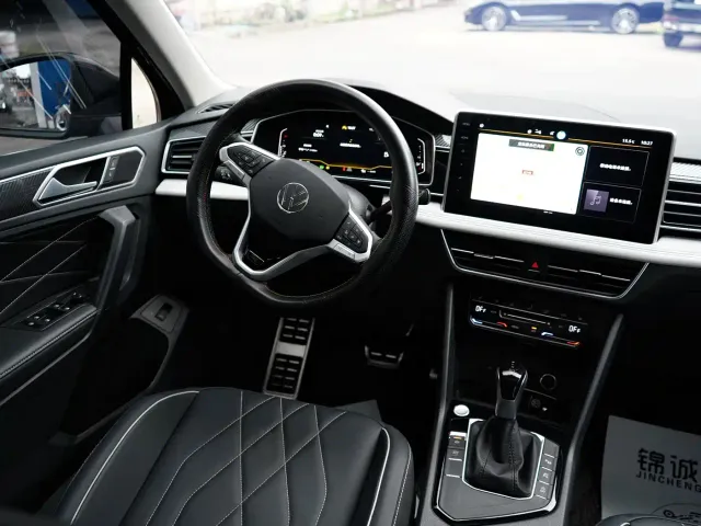 Volkswagen Tiguan L — Фото автомобиля 13