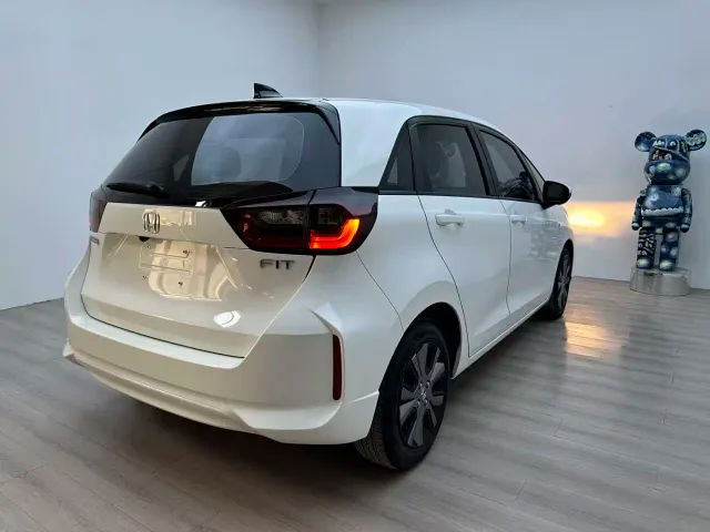 Honda Fit — Фото автомобиля 5
