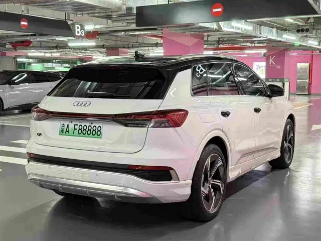 Audi Q4 e-tron — Фото автомобиля 5