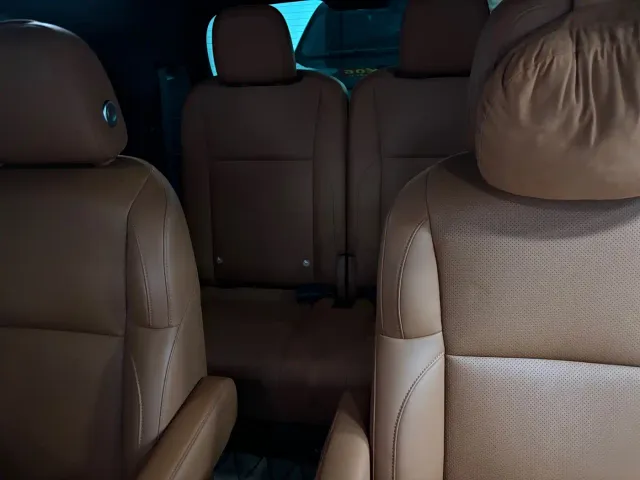 Li Auto L8 — Фото автомобиля 12