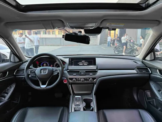 Honda Accord — Фото автомобиля 5