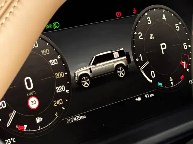 Land Rover Defender — Фото автомобиля 7
