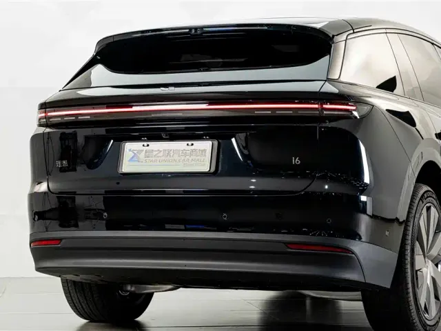 Li Auto i6 — Фото автомобиля 7