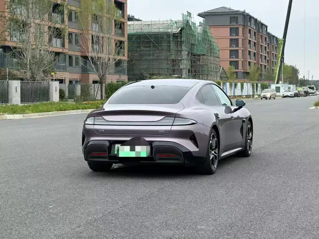 Xiaomi SU7 — Фото автомобиля 21