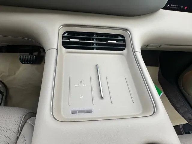 IM Motors LS8 — Фото автомобиля 15