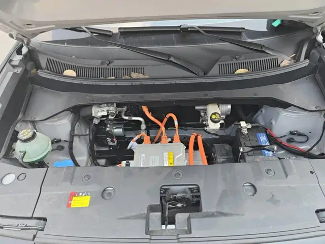 Baojun Yep Plus — Фото автомобиля 10