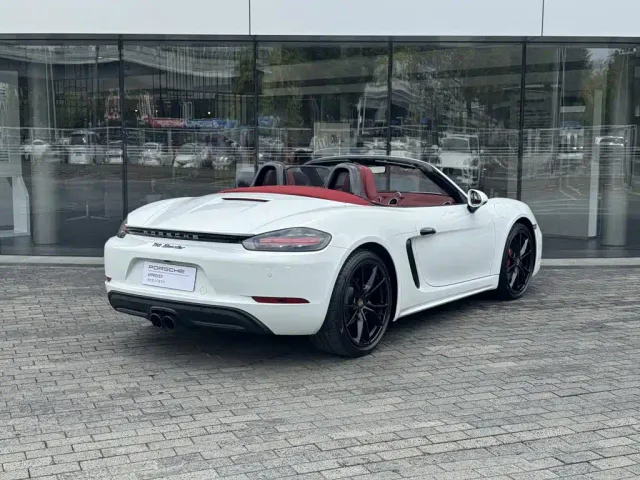 Porsche 718 — Фото автомобиля 3