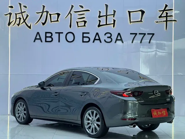 Mazda Axela — Фото автомобиля 4