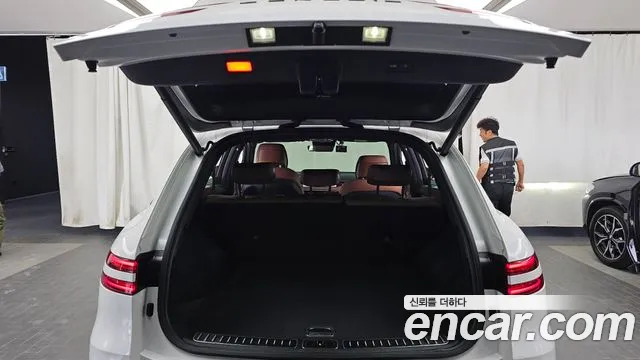 Genesis GV70 — Фото автомобиля 25