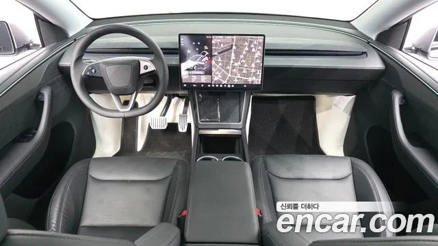 Tesla Model Y — Фото автомобиля 7