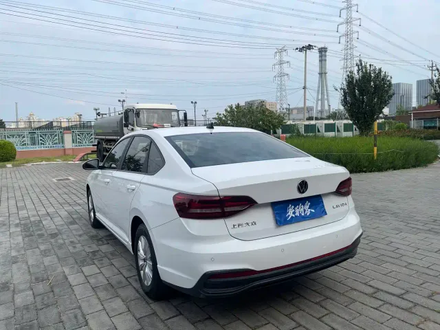Volkswagen Lavida — Фото автомобиля 6